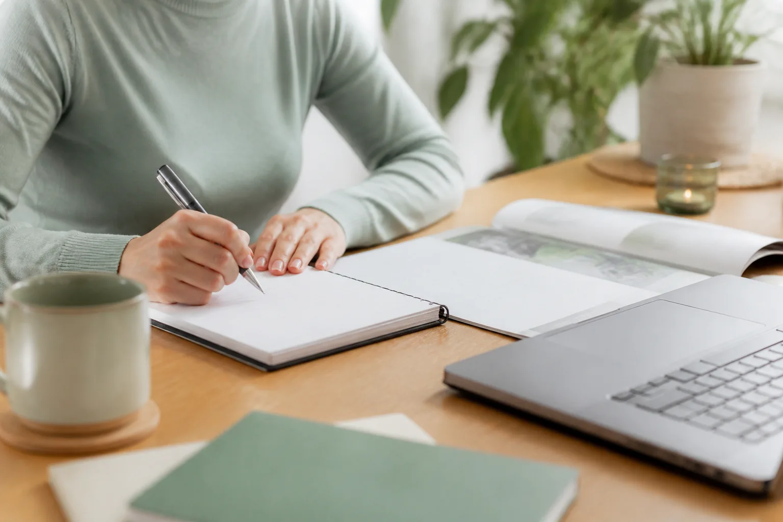 Material de estudo de Reiki com caderno e aula online